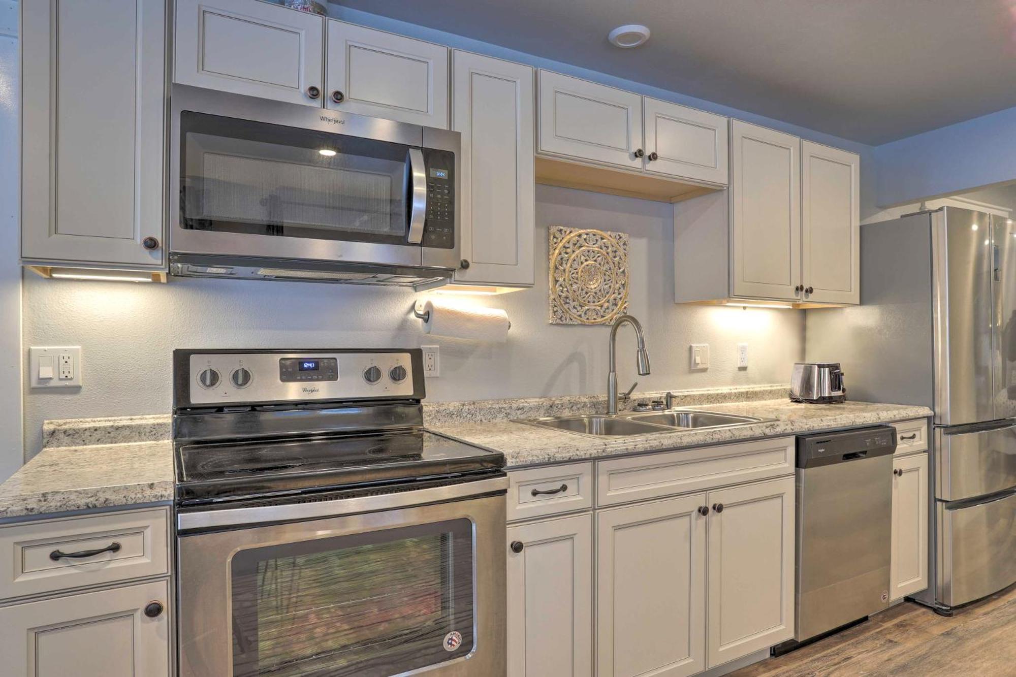 Modern Anchorage Getaway, Steps From Coastal Trail公寓 外观 照片