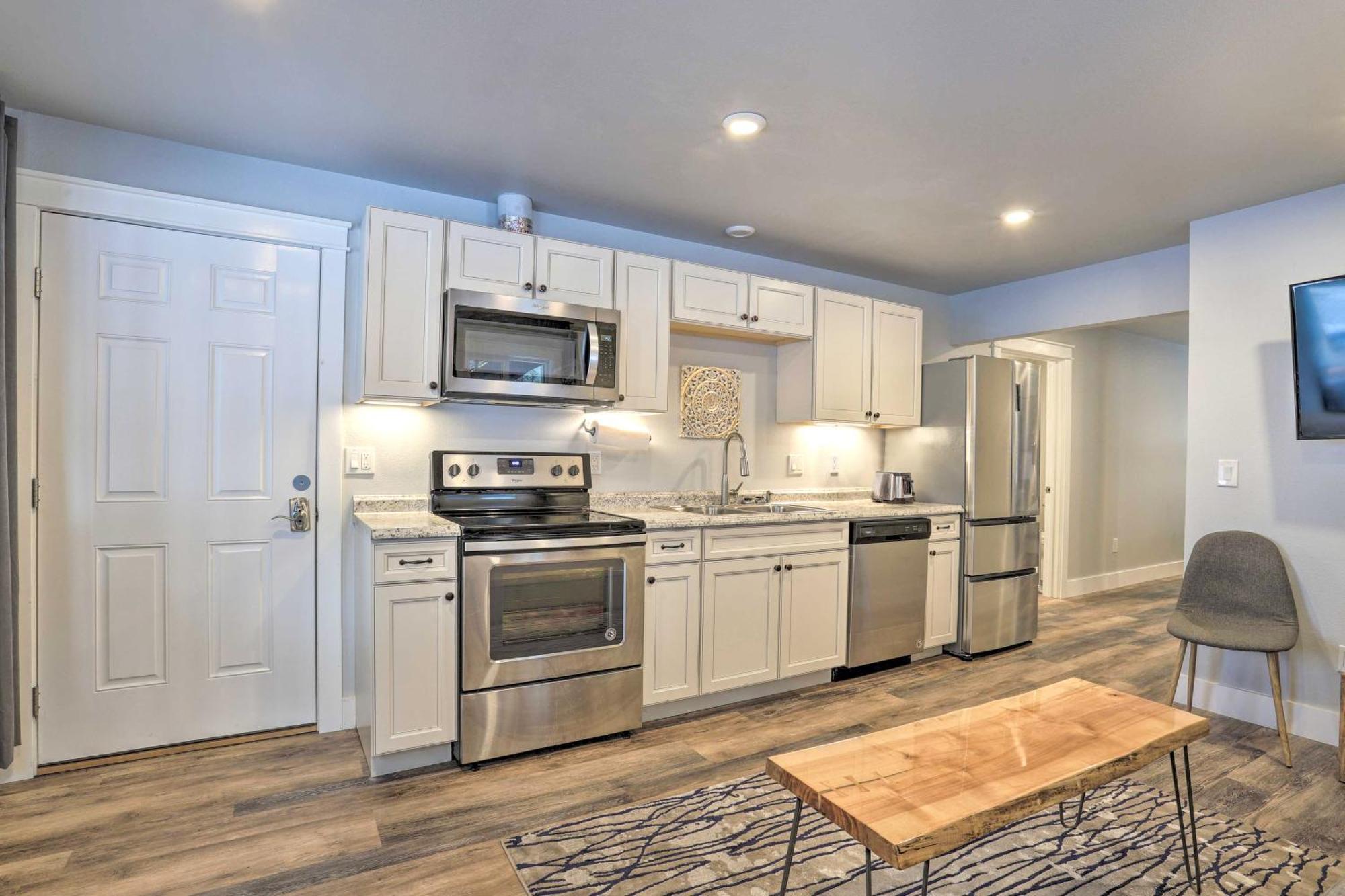 Modern Anchorage Getaway, Steps From Coastal Trail公寓 外观 照片